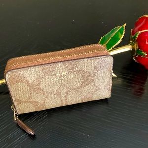 Cute Coach Zippy Wallet